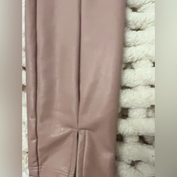 Express Split-hem pale pink faux leather leggings size XS - Picture 3 of 4